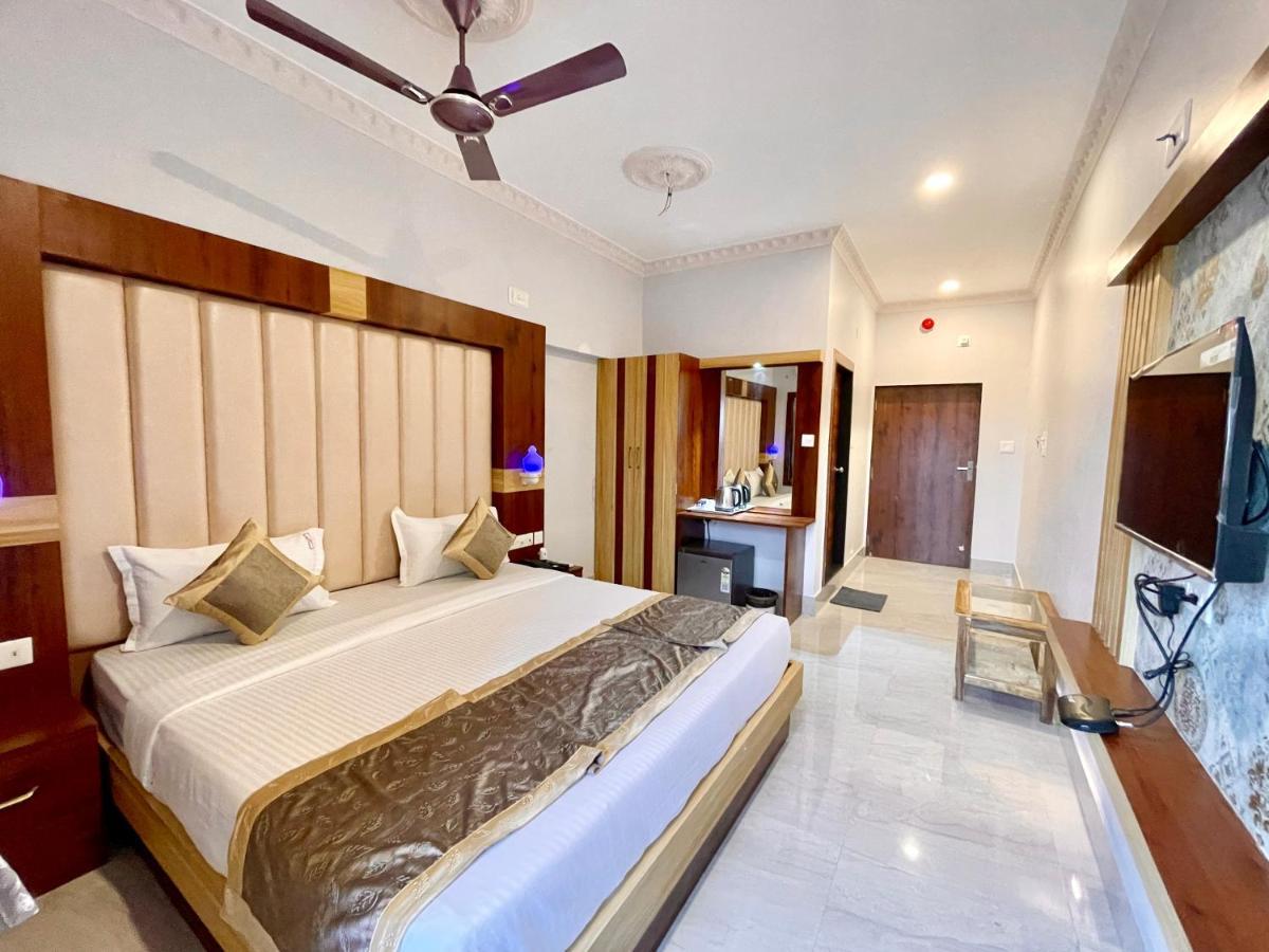 Hotel A One ! Puri, Breakfast Included- Swimming-Pool, Near Sea-Beach-And-Temple, Fully-Air-Conditioned-Hotel With-Lift-And-Parking-Facility - 1 Exterior foto
