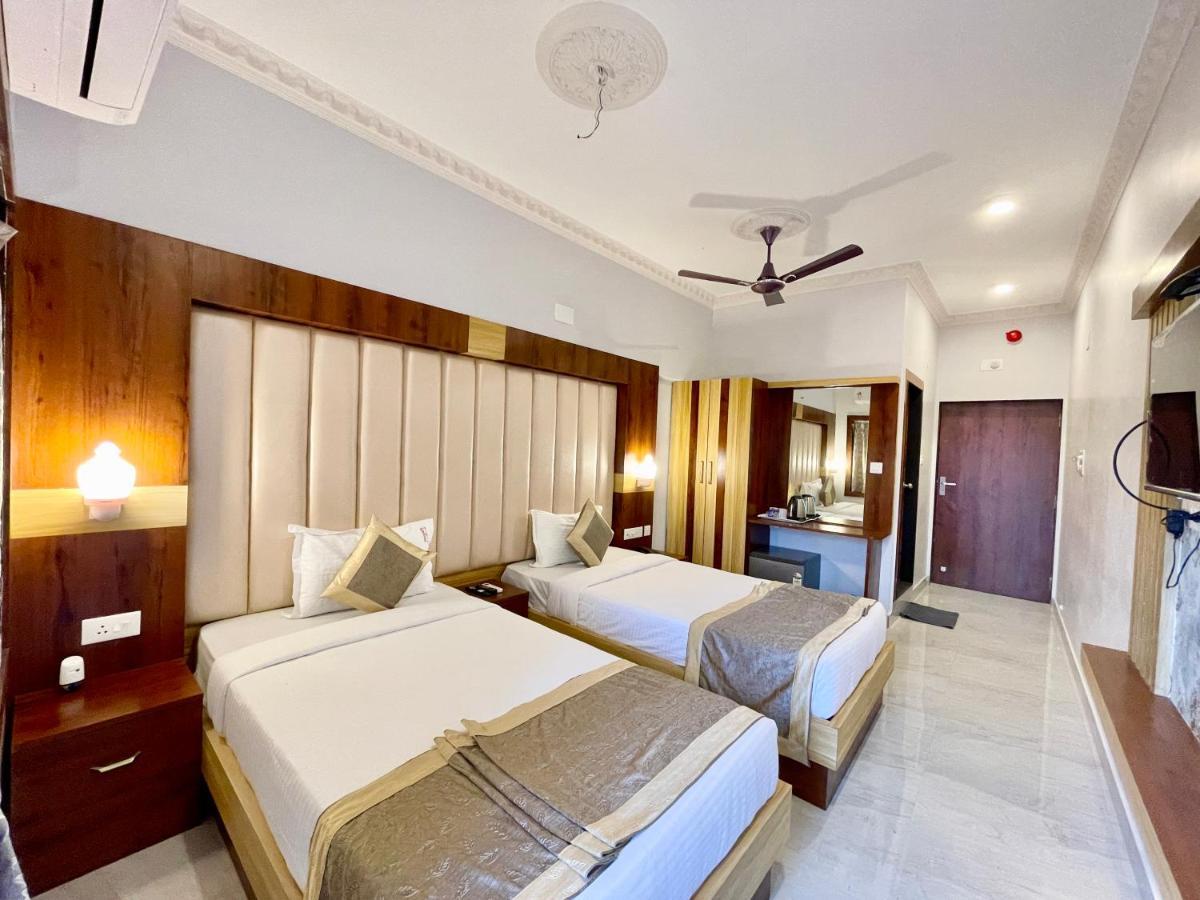 Hotel A One ! Puri, Breakfast Included- Swimming-Pool, Near Sea-Beach-And-Temple, Fully-Air-Conditioned-Hotel With-Lift-And-Parking-Facility - 1 Exterior foto