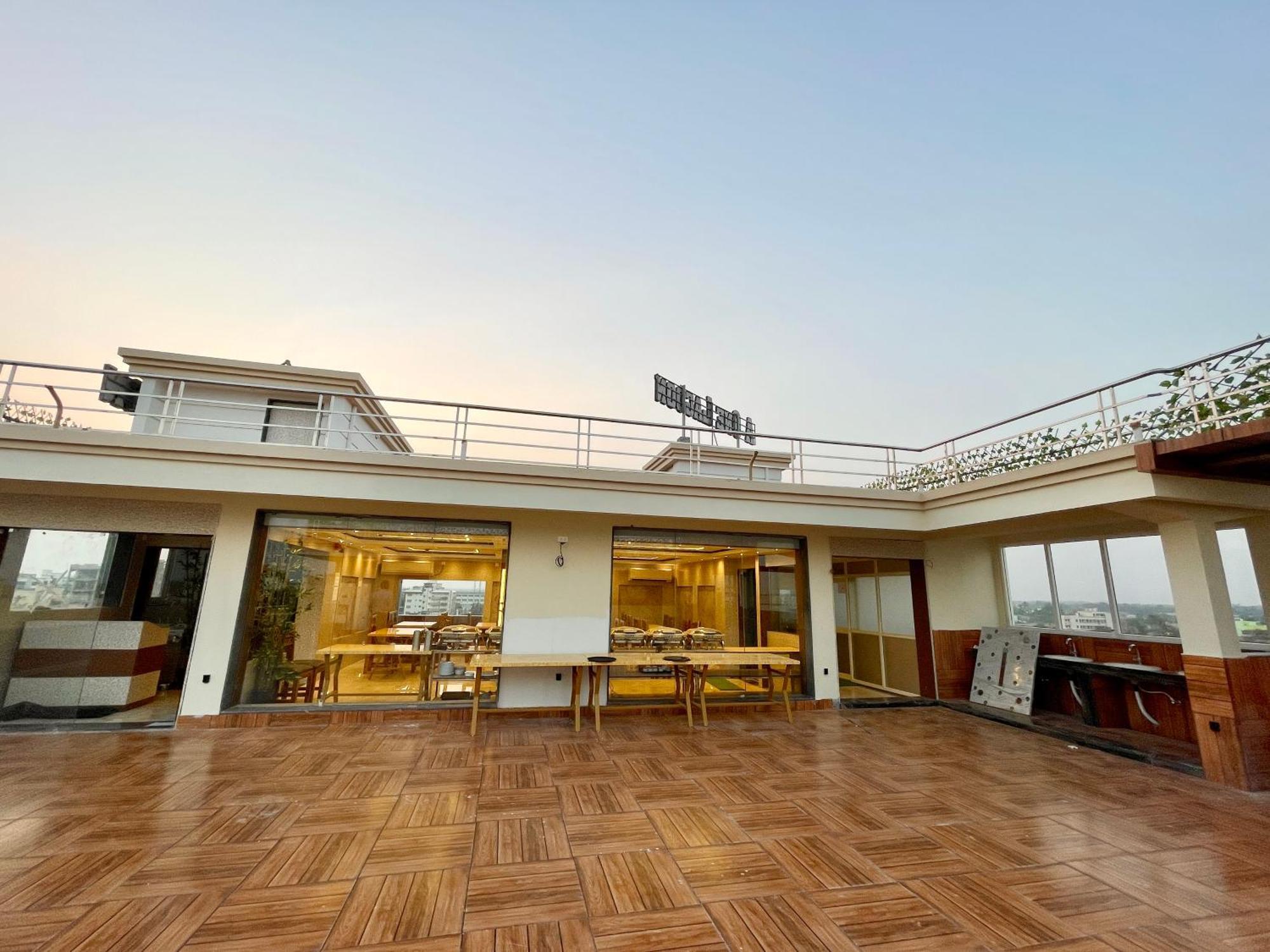 Hotel A One ! Puri, Breakfast Included- Swimming-Pool, Near Sea-Beach-And-Temple, Fully-Air-Conditioned-Hotel With-Lift-And-Parking-Facility - 1 Exterior foto